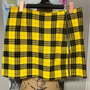 Motel NWT yellow plaid mini skirt; Size M 💋
